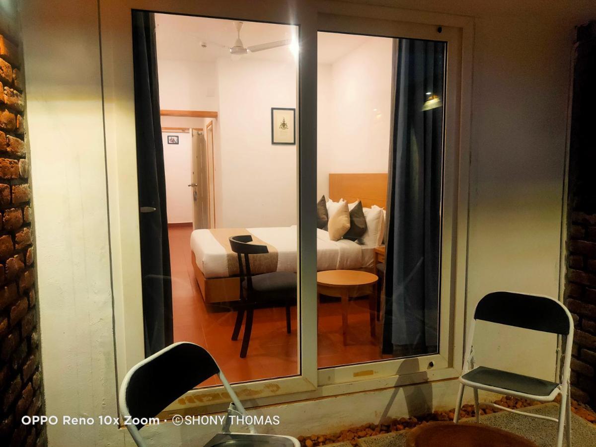 Agincourt Kuttikkanam Hotel Pirmed Luaran gambar