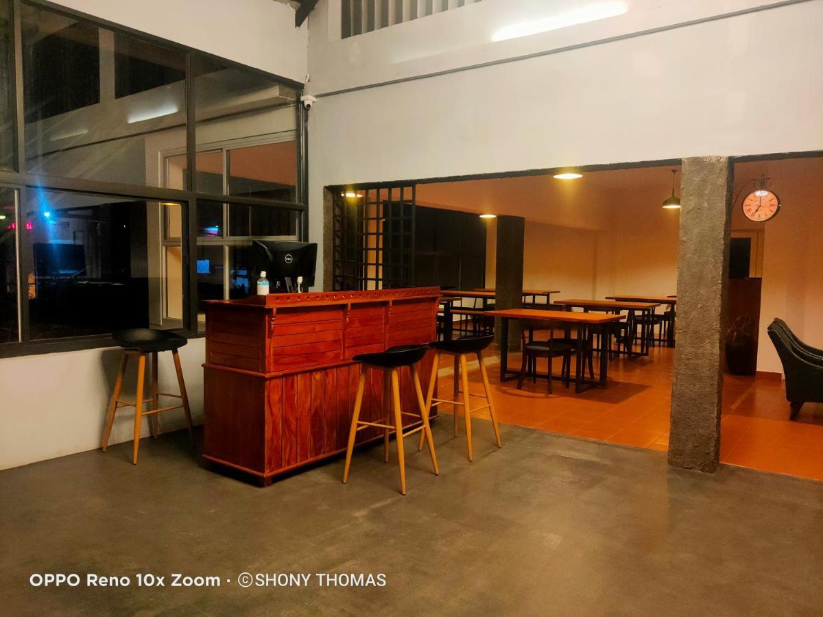 Agincourt Kuttikkanam Hotel Pirmed Luaran gambar