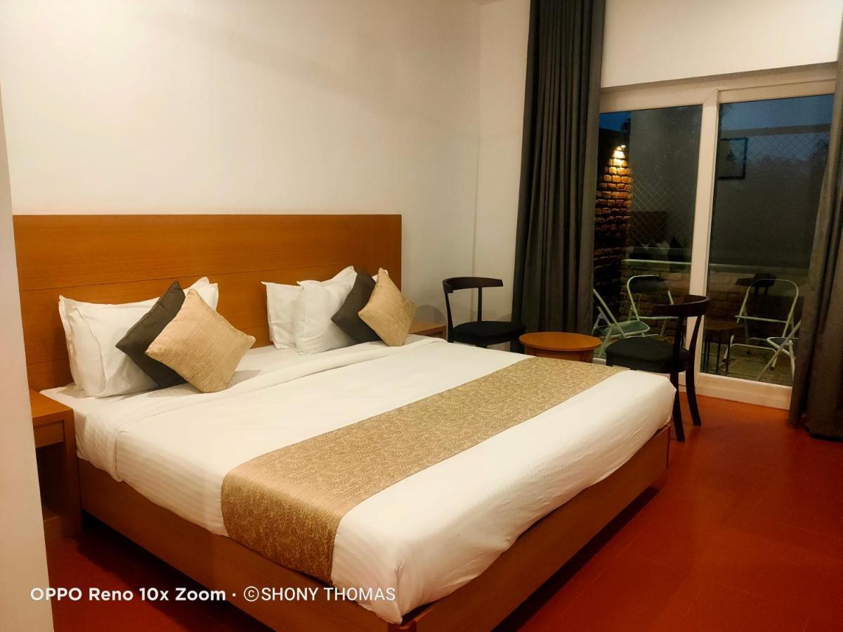 Agincourt Kuttikkanam Hotel Pirmed Luaran gambar