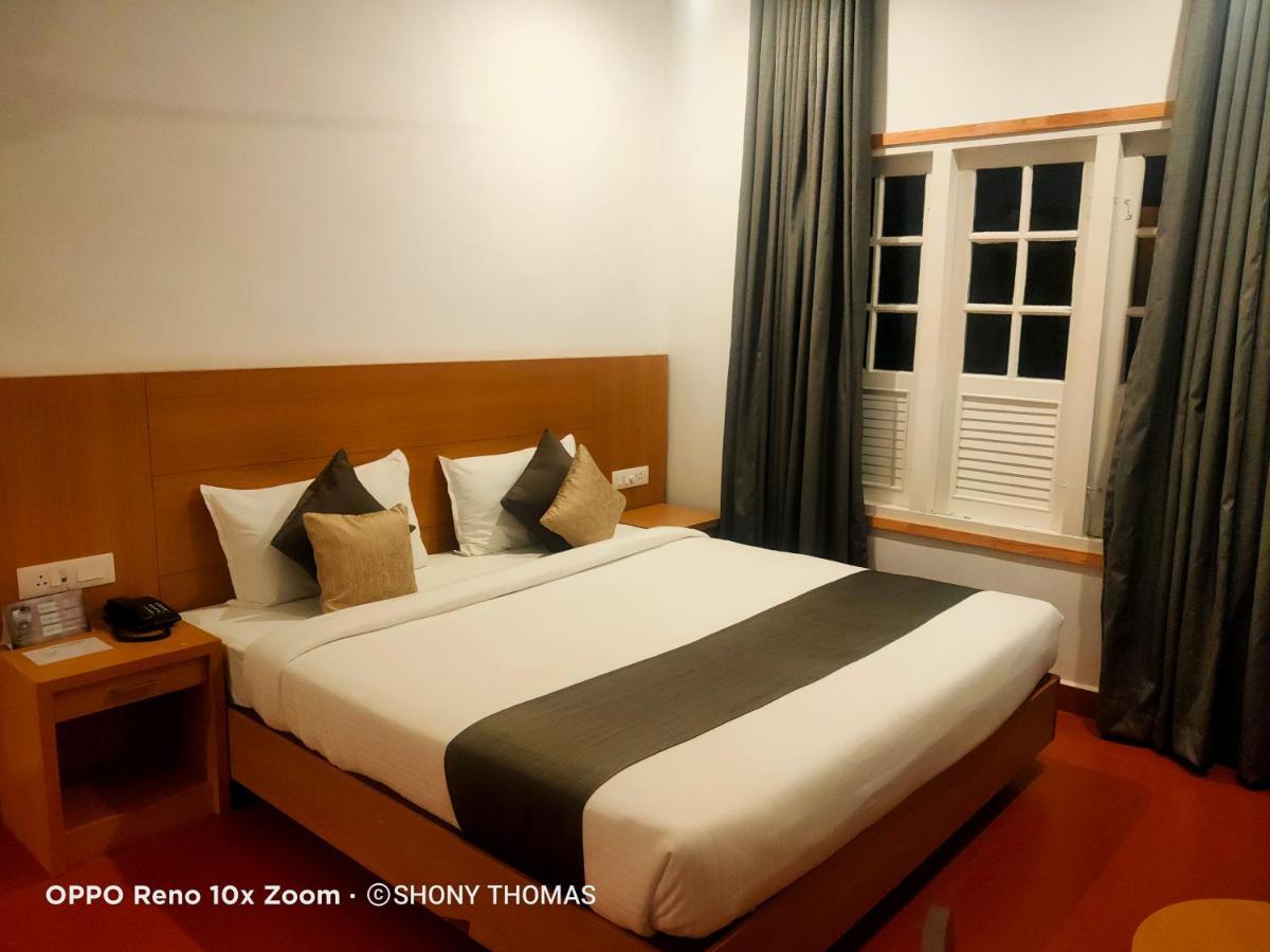 Agincourt Kuttikkanam Hotel Pirmed Luaran gambar