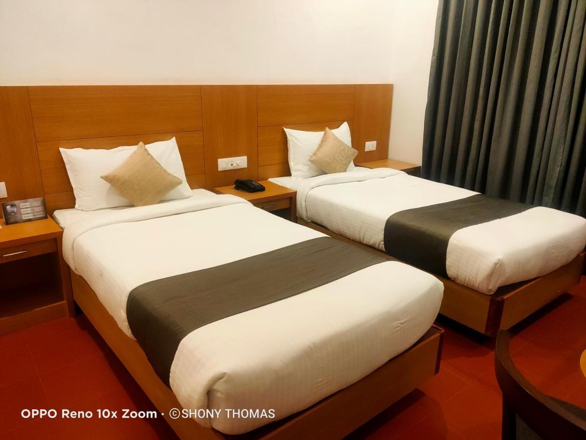 Agincourt Kuttikkanam Hotel Pirmed Luaran gambar